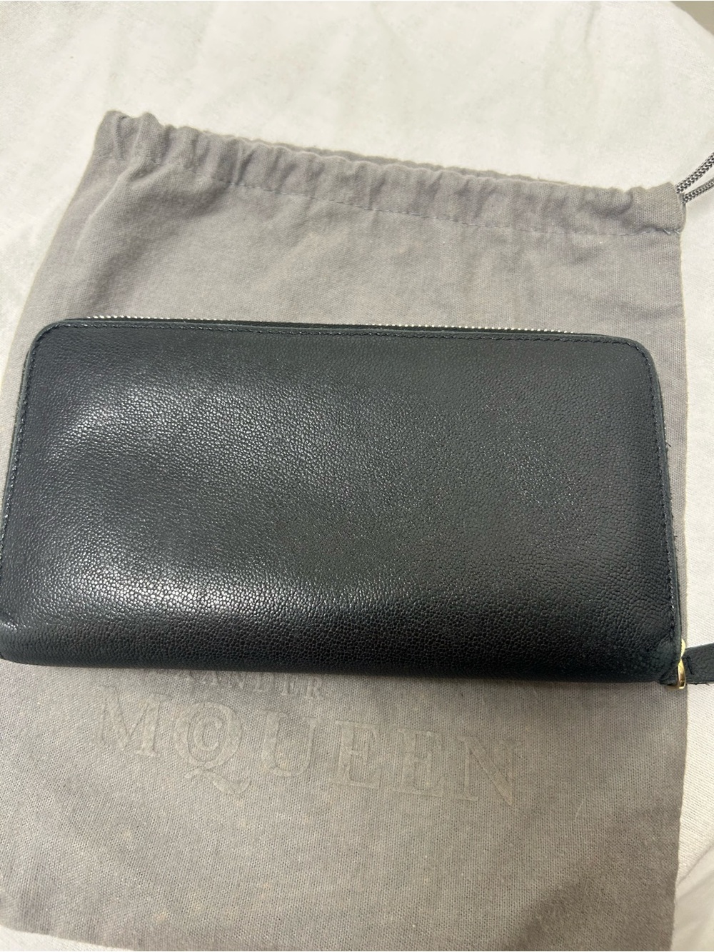 Alexander McQueen Black Leather Zip Wallet with Gold Monogram - Picture 3 of 9
